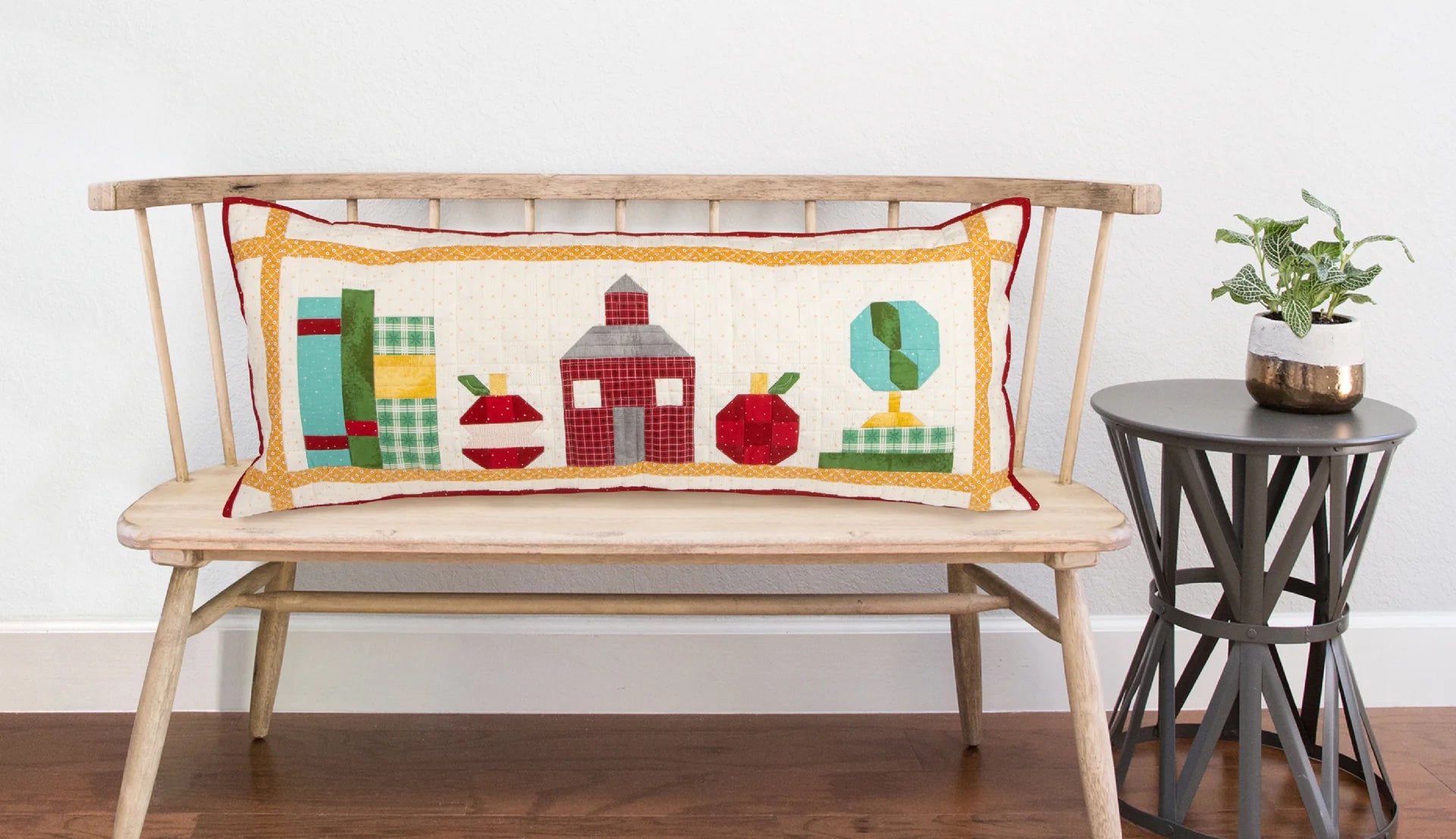 Riley Blake - Bench Pillow Kit of the Month – Threaded Lines